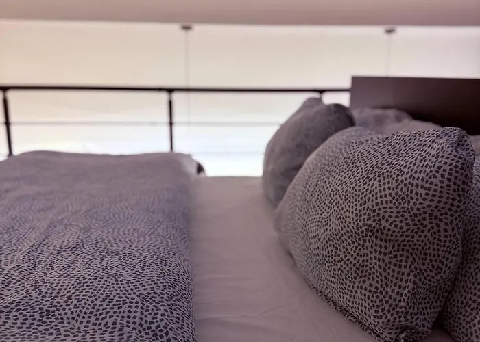 Elegance&sweetness Of Life In Liège